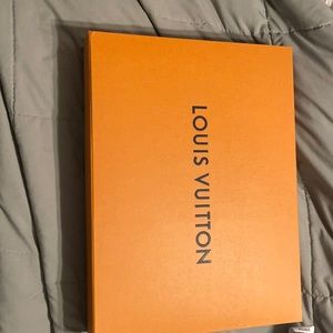 Louis Vuitton Neverfull box